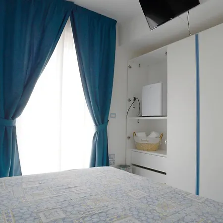 Il Sestante 住宿加早餐酒店 4*